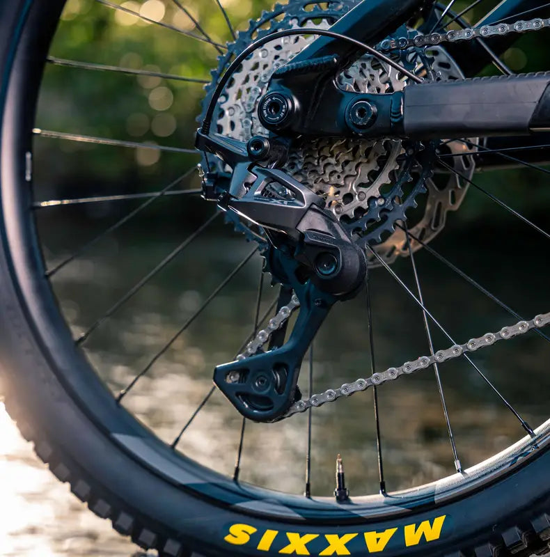 SHIMANO DEORE XT RD-M8200-SGS 12 versnellingen achterderailleur met lange kooi