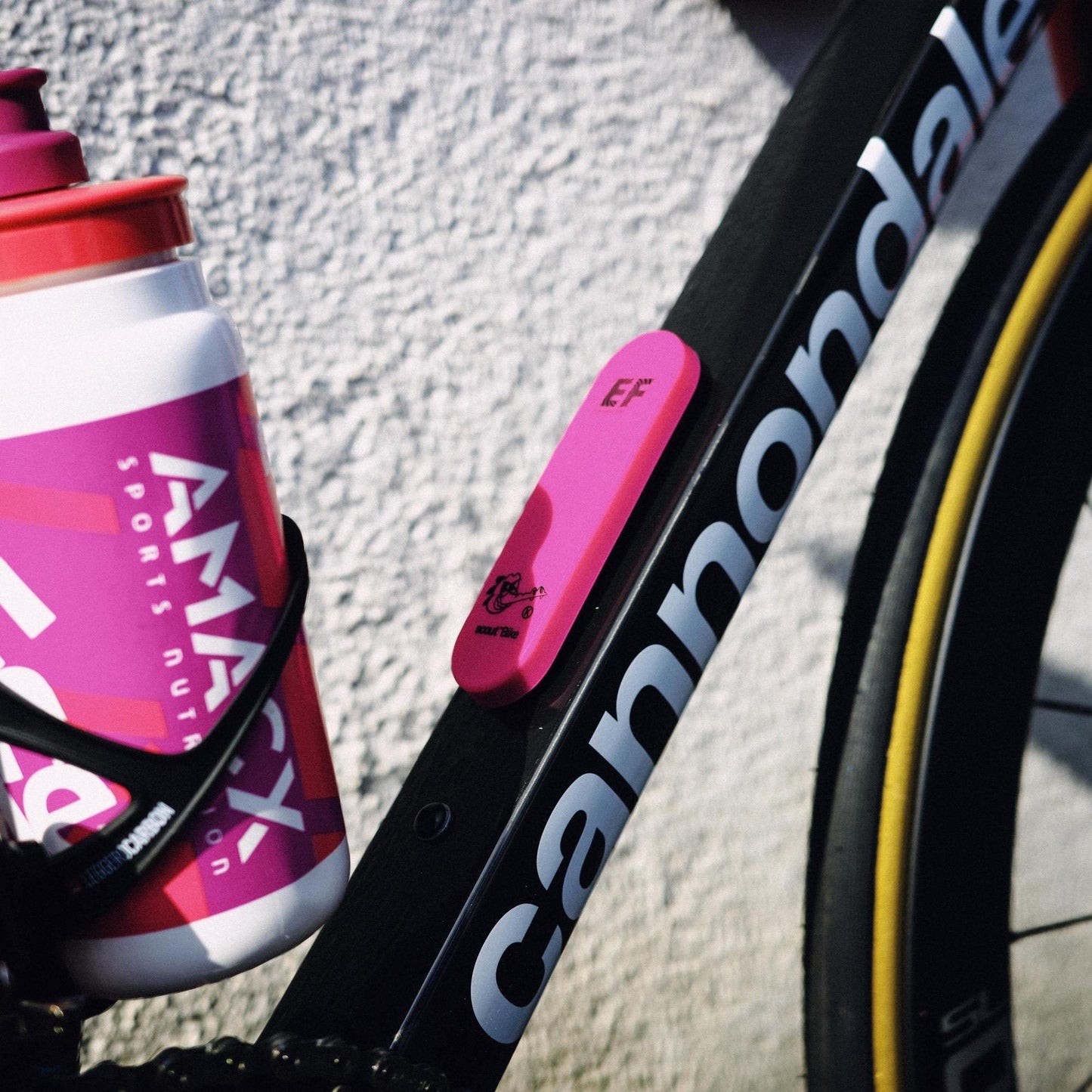Fietsalarm en Tracker KNOG SCOUT Limited Edition E.F. Pro Cycling Pink