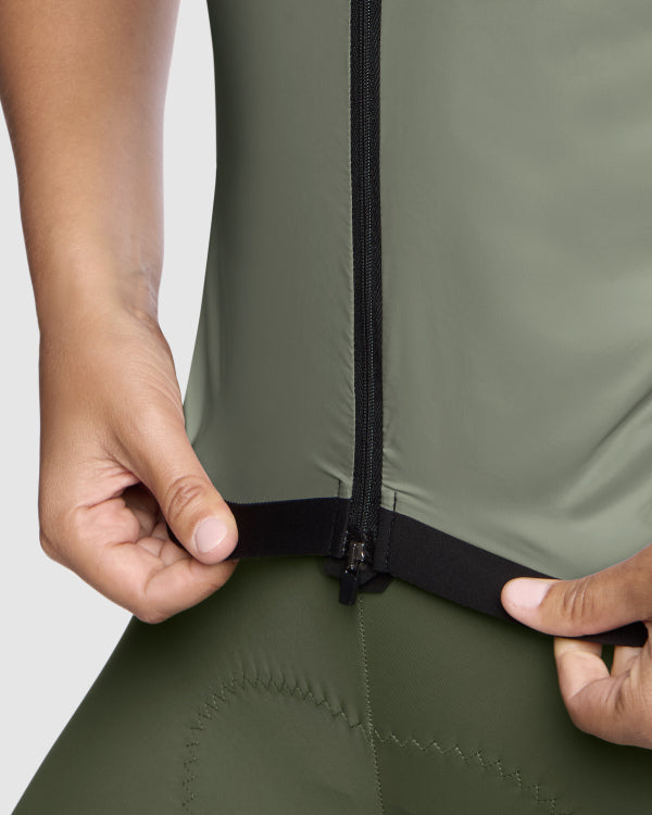 ASSOS UMA GT WIND S11 Mouwloos jack voor dames Groen