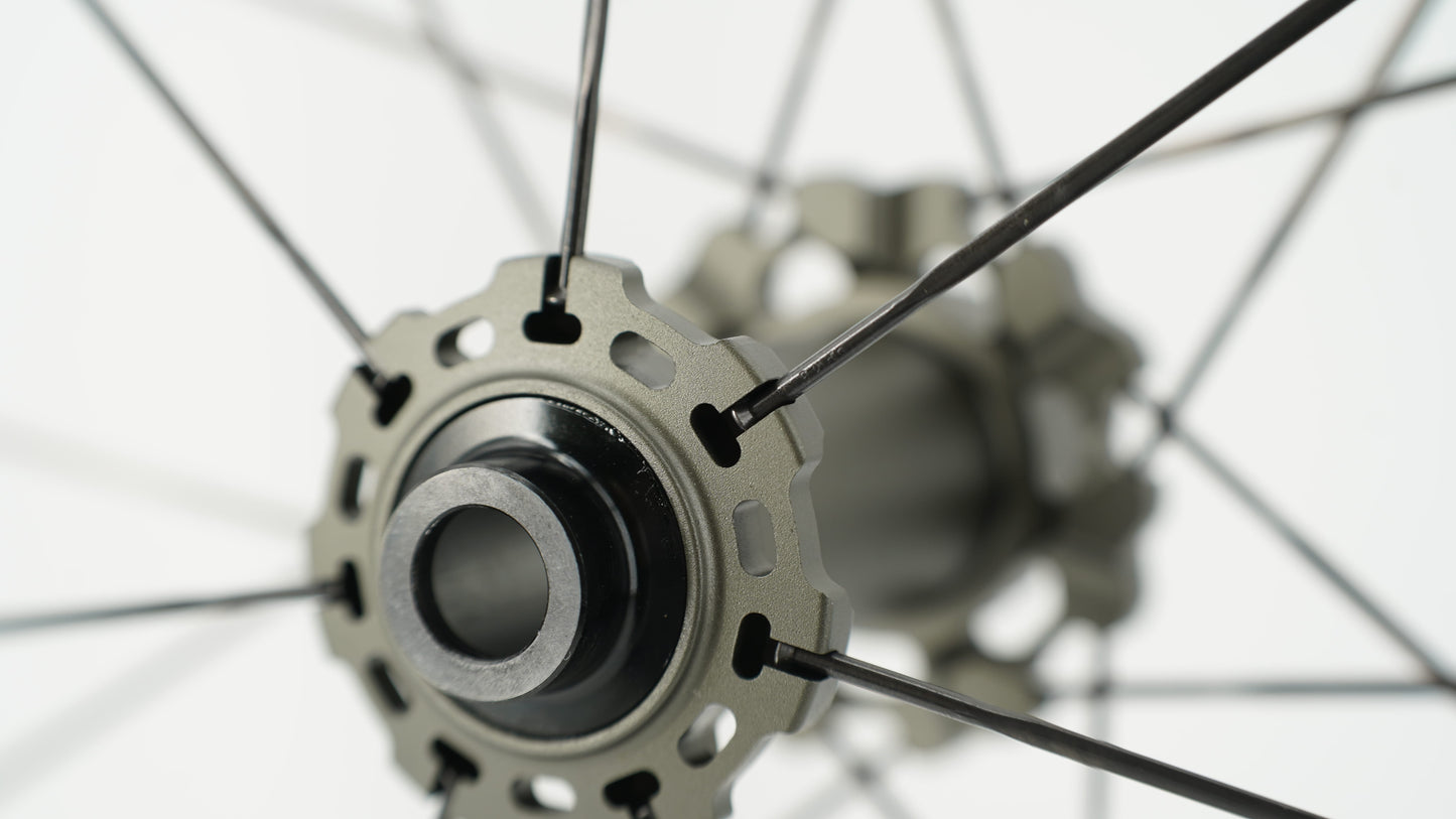 Paar SCOM AERO Tubeless wielen (Center Lock)