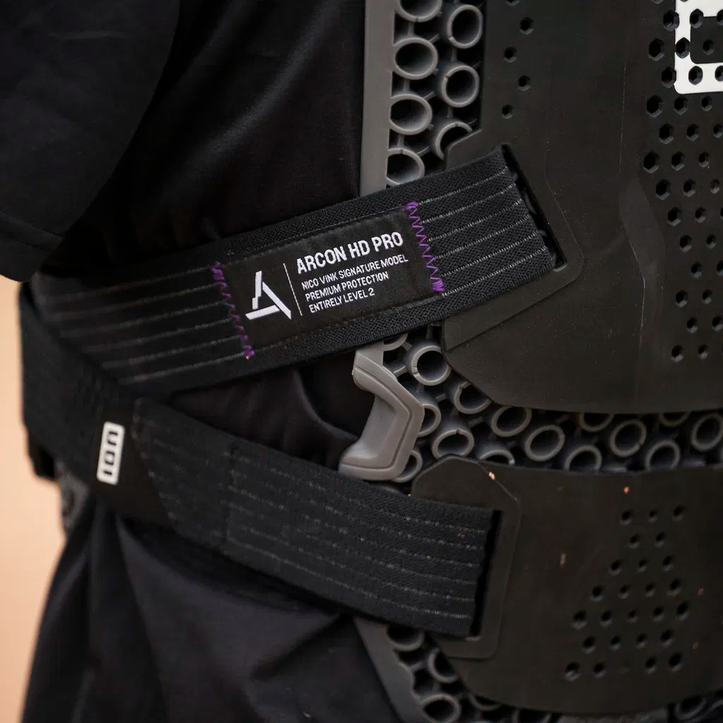 ION ARCON HD PRO Beschermend Voorpaneel Zwart