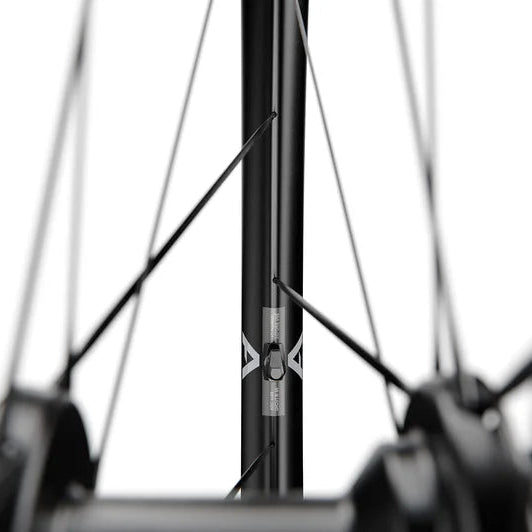 DT SWISS ARC 1400 DICUT 55 Tubeless Ready Voorwiel (Center Lock)