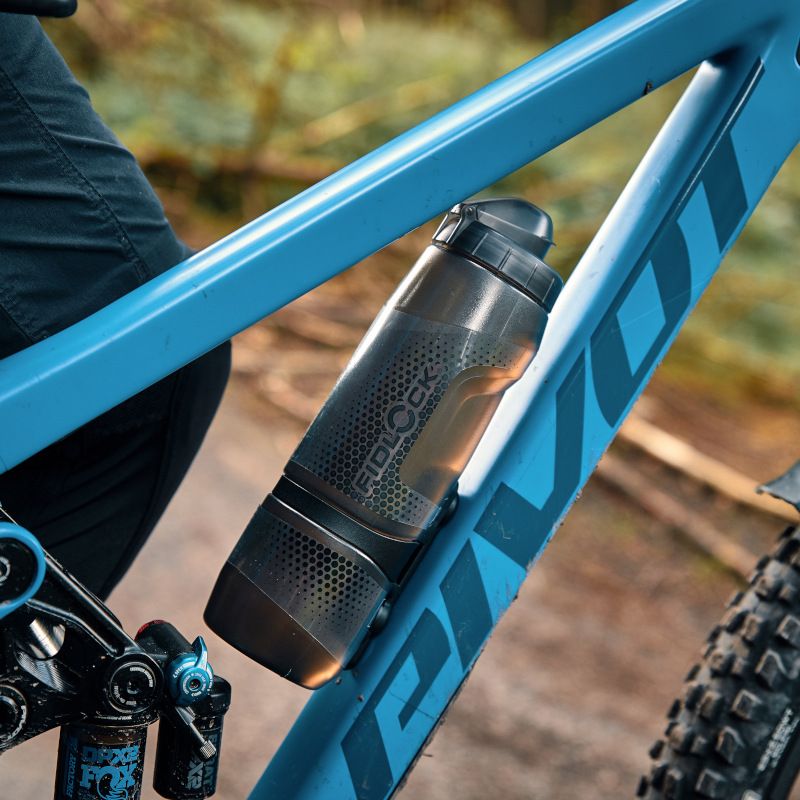 Fles- en bidonhouderset FIDLOCK TWIST BIKE BASE 800 ml Gerookt