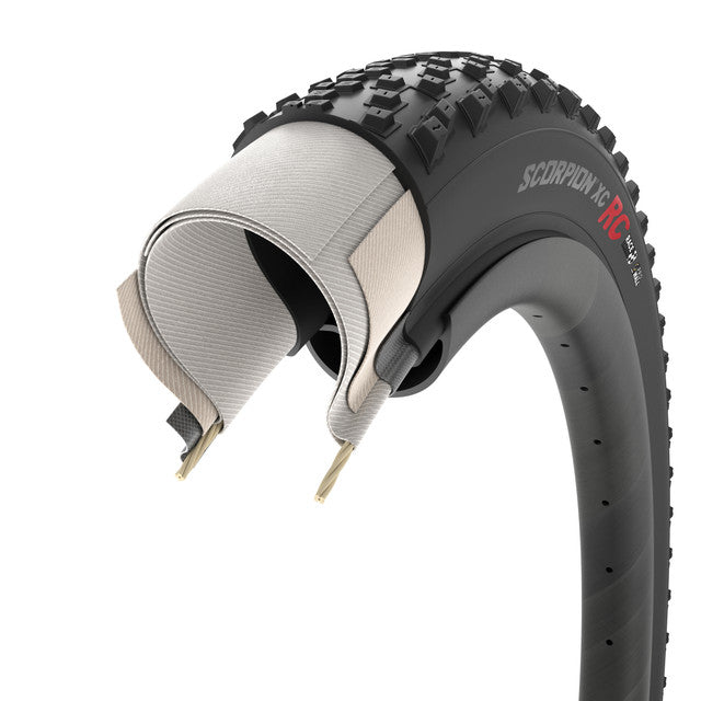 PIRELLI SCORPION RACE XC ProWall 29x2.40 Tubeless Ready Zacht Zilver band
