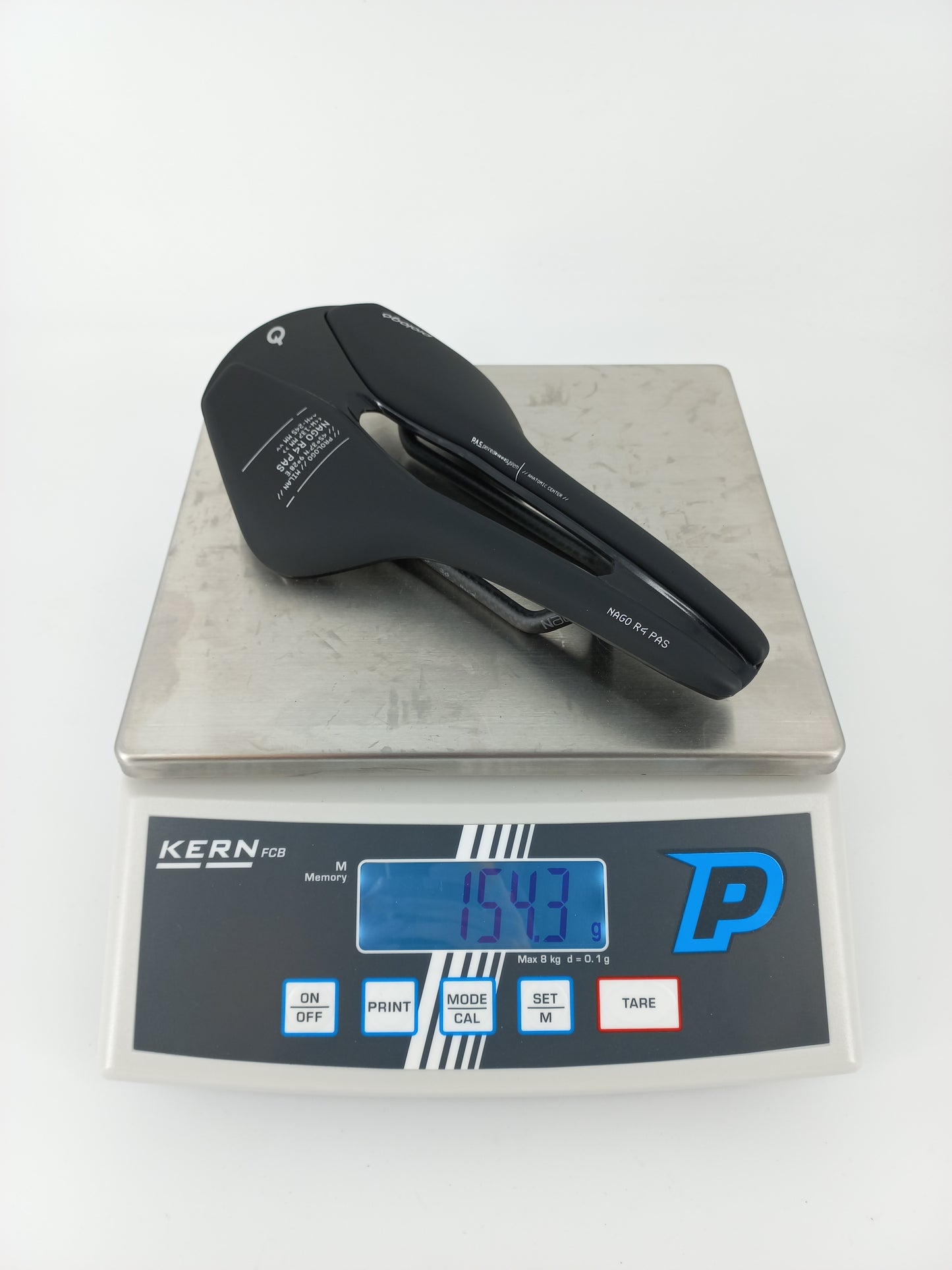 PROLOGO NAGO R4 PAS 137 Nack Zadel Zwart