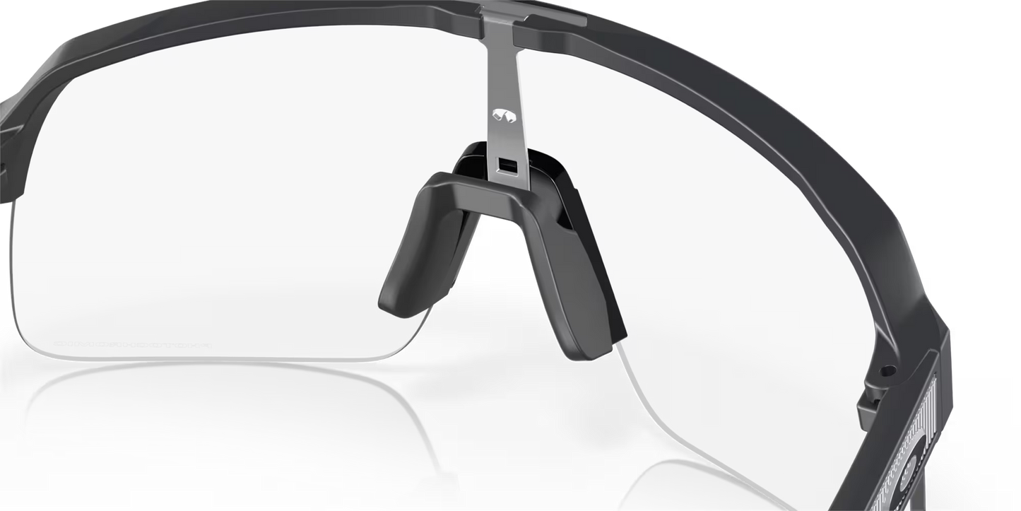 OAKLEY SUTRO LITE Mat Koolstof Heldere Fototrope Lens