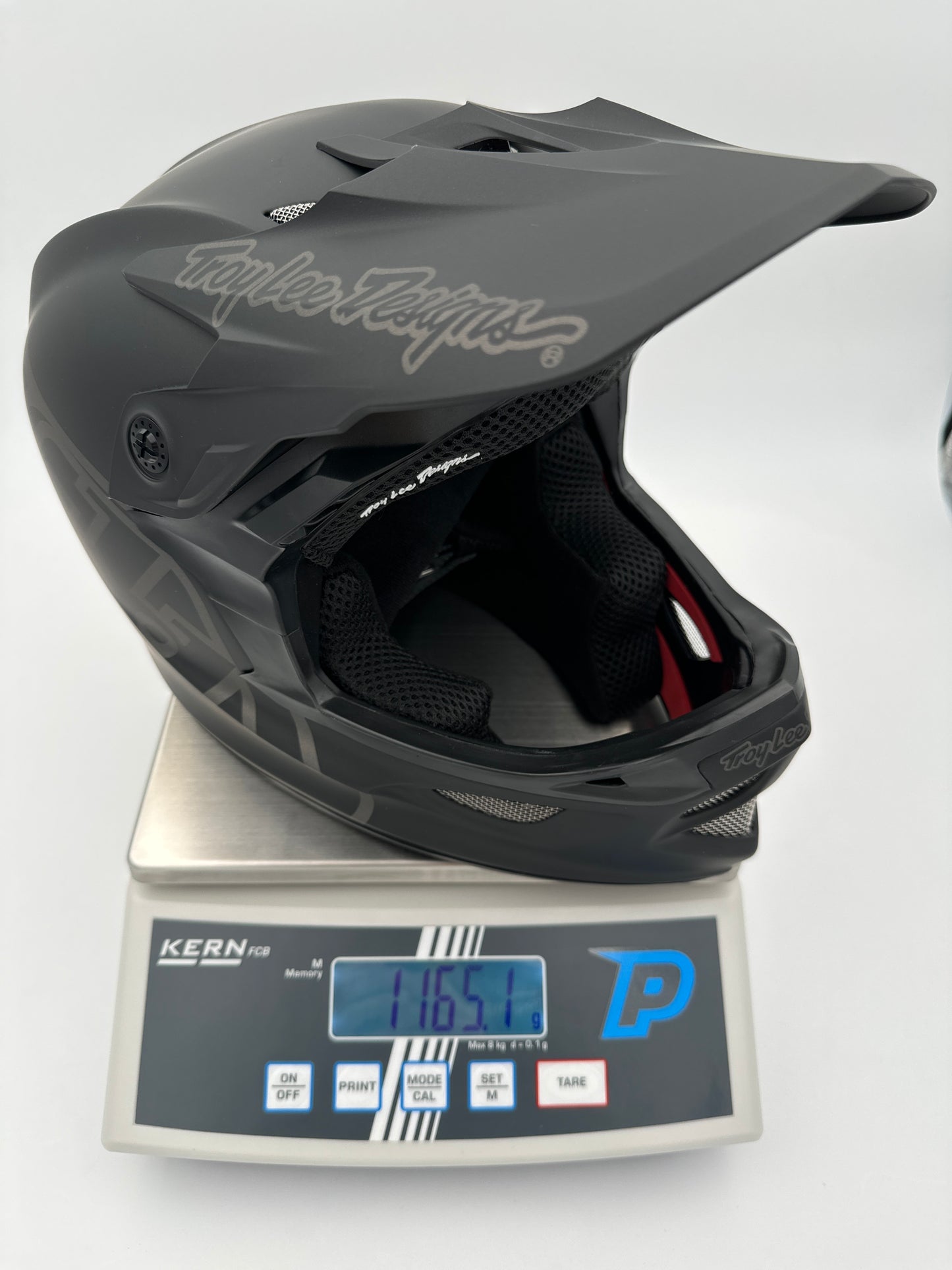 TROY LEE DESIGNS D3 FIBERLITE MONO MTB Helm Zwart