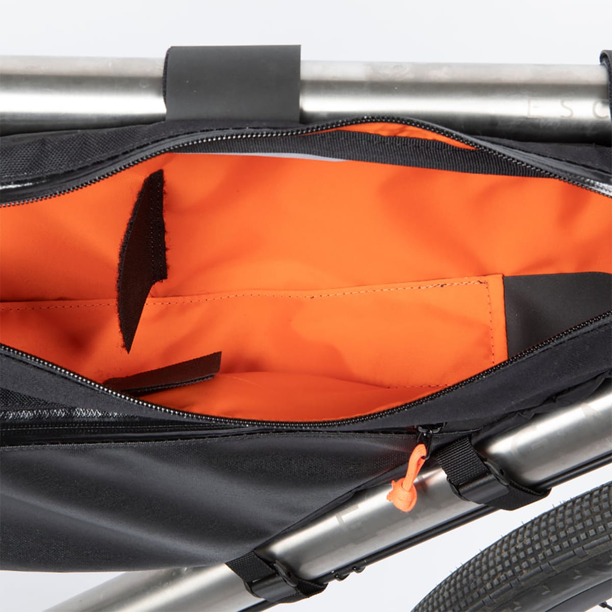 RESTRAP FULL FRAME BAG MEDIUM 7,5L Zwart