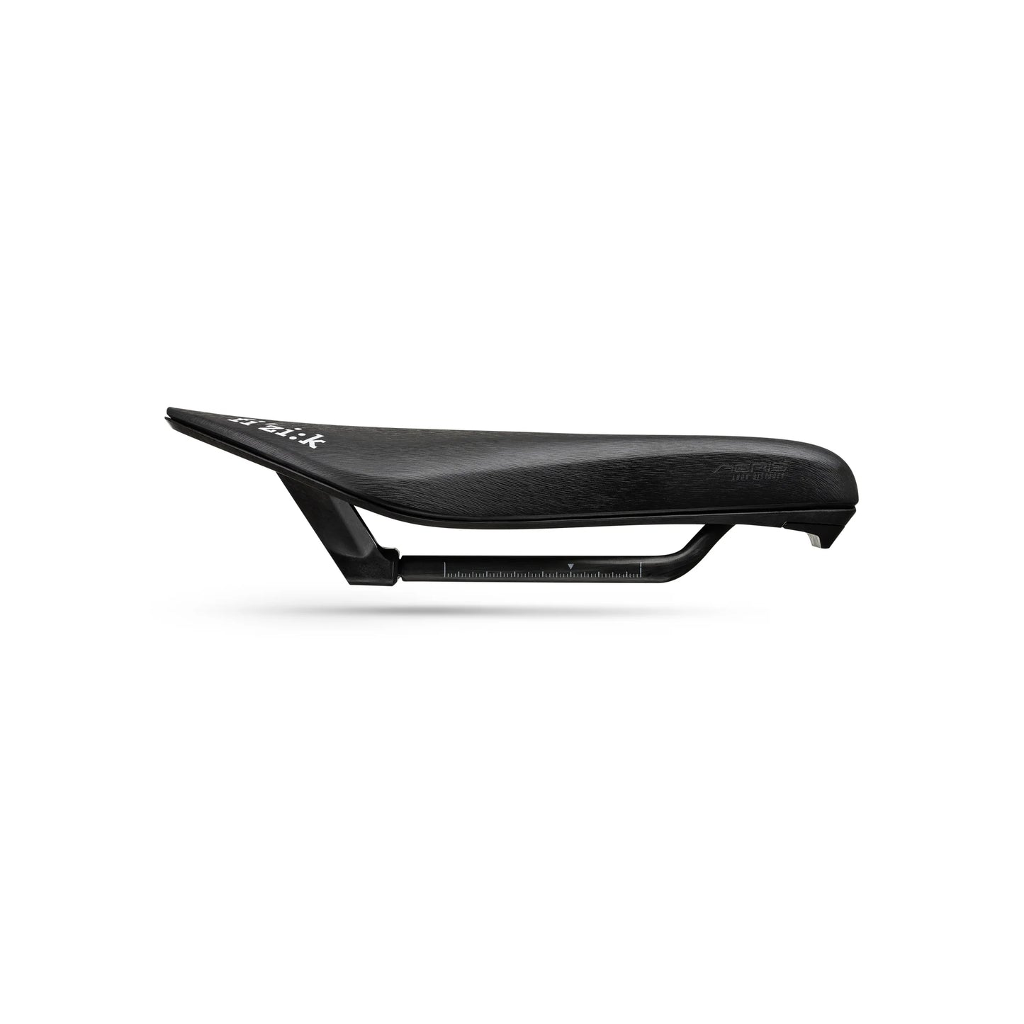 Zadel FIZIK AERIS LONG DISTANCE R1 LIGHT 135 mm Koolstofsporen