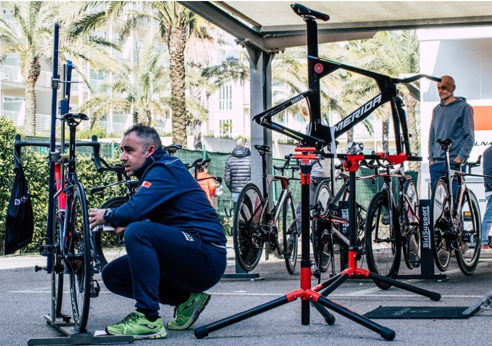 ELITE RACE FC werkplaatsstand