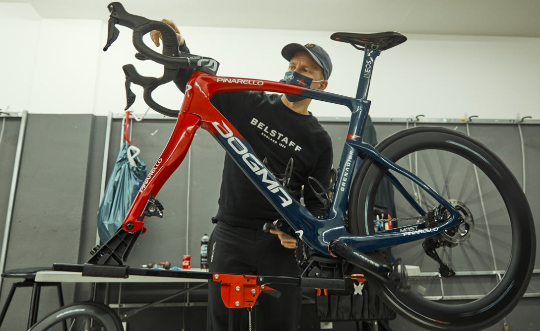 ELITE RACE FC werkplaatsstand