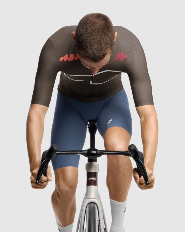 ASSOS EQUIPE R S11 Trui Wij zijn de A Korte Mouw Bruin