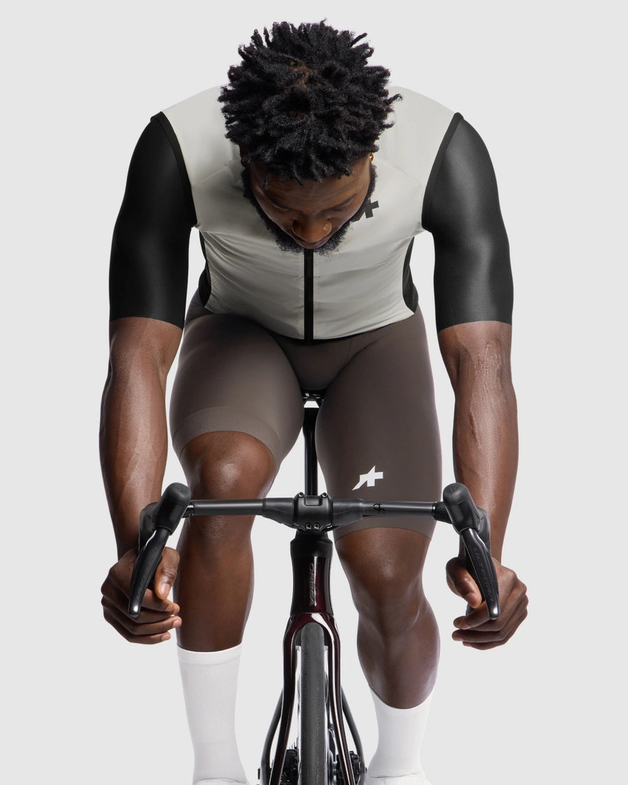 ASSOS MILLE GT WIND S11 Amandelmelk mouwloos jack