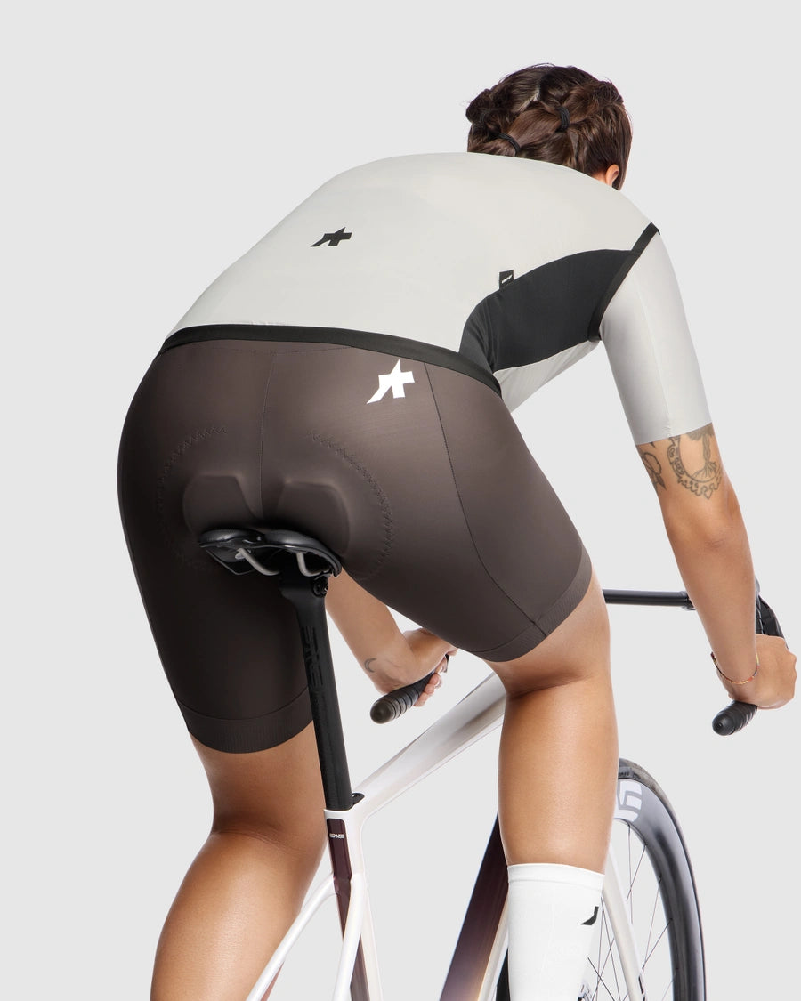 ASSOS UMA GT WIND S11 Dames mouwloos jack Amandelmelk