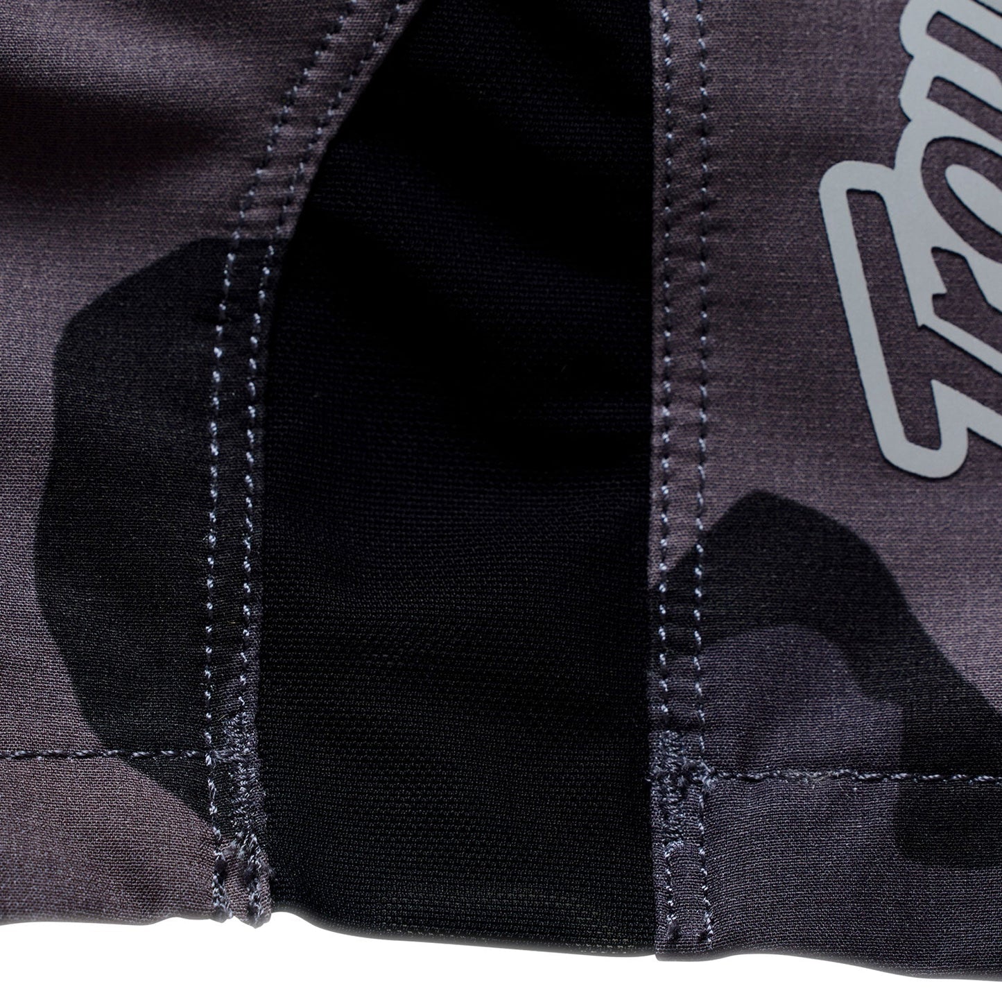 TROY LEE DESIGNS SKYLINE PRO FLOW CAMO Carbon Korte broek met voering BN3TH