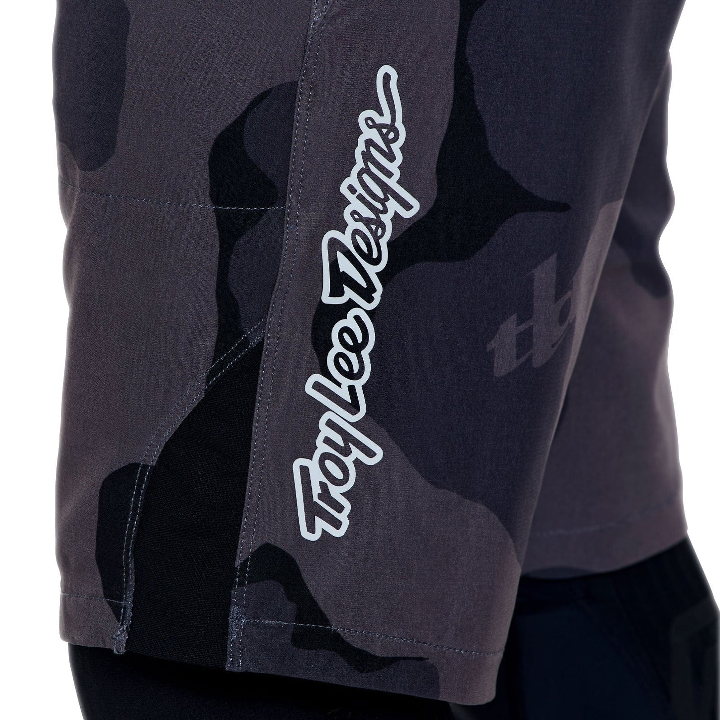 TROY LEE DESIGNS SKYLINE PRO FLOW CAMO Carbon Korte broek met voering BN3TH