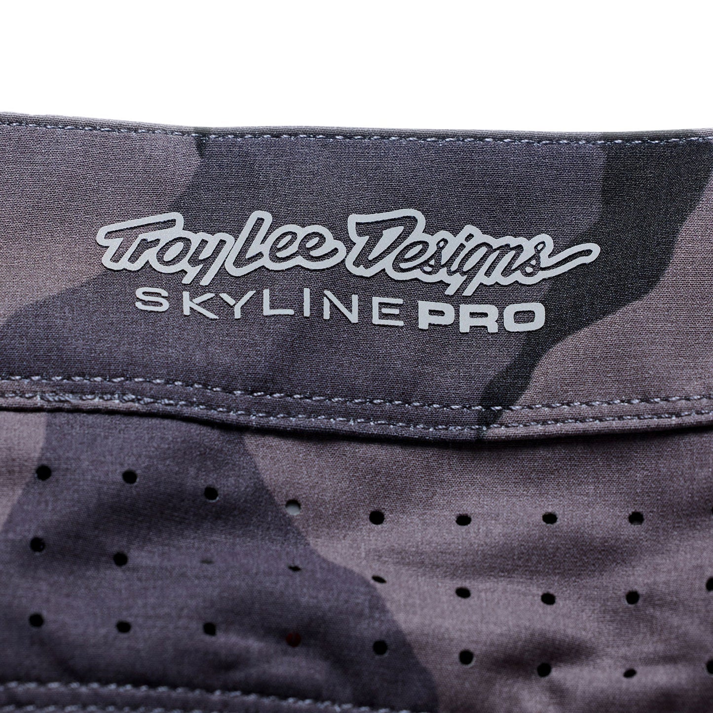 TROY LEE DESIGNS SKYLINE PRO FLOW CAMO Carbon Korte broek met voering BN3TH