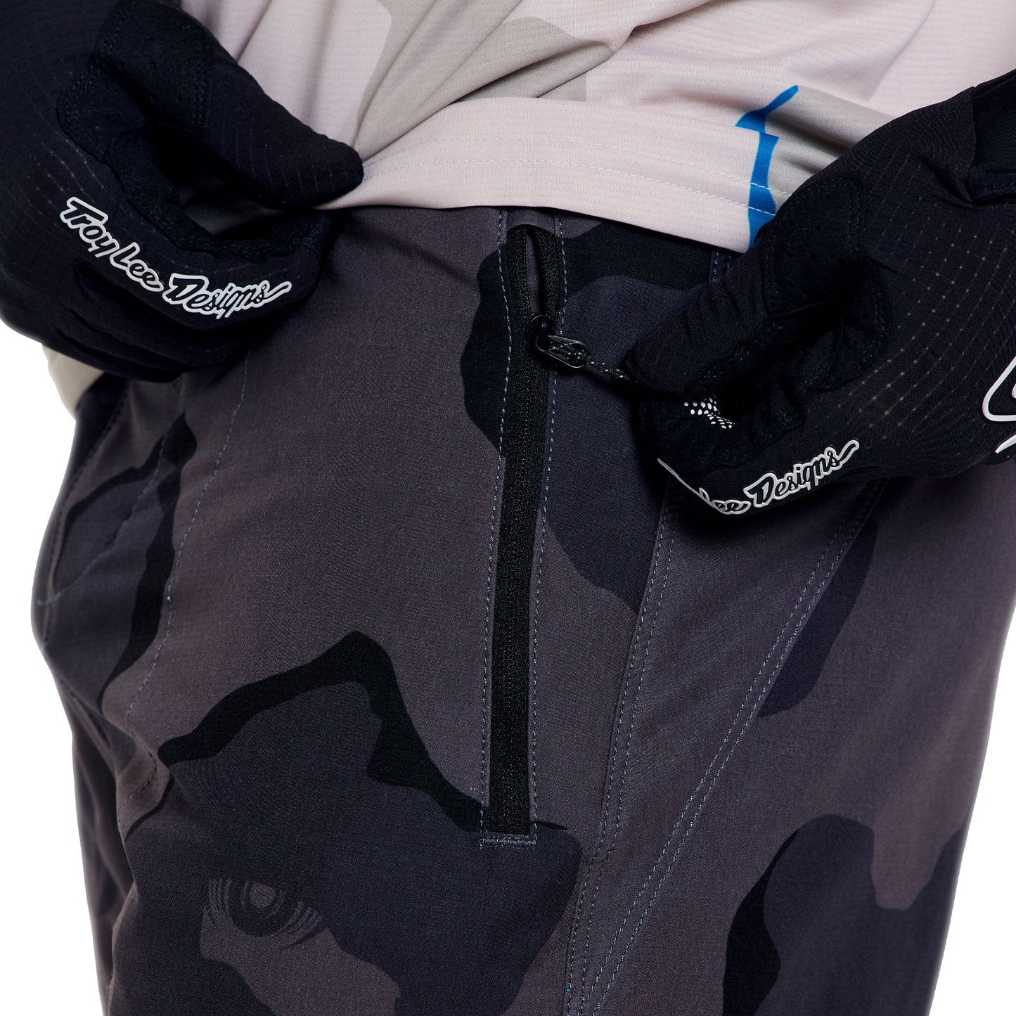 TROY LEE DESIGNS SKYLINE PRO FLOW CAMO Carbon Korte broek met voering BN3TH