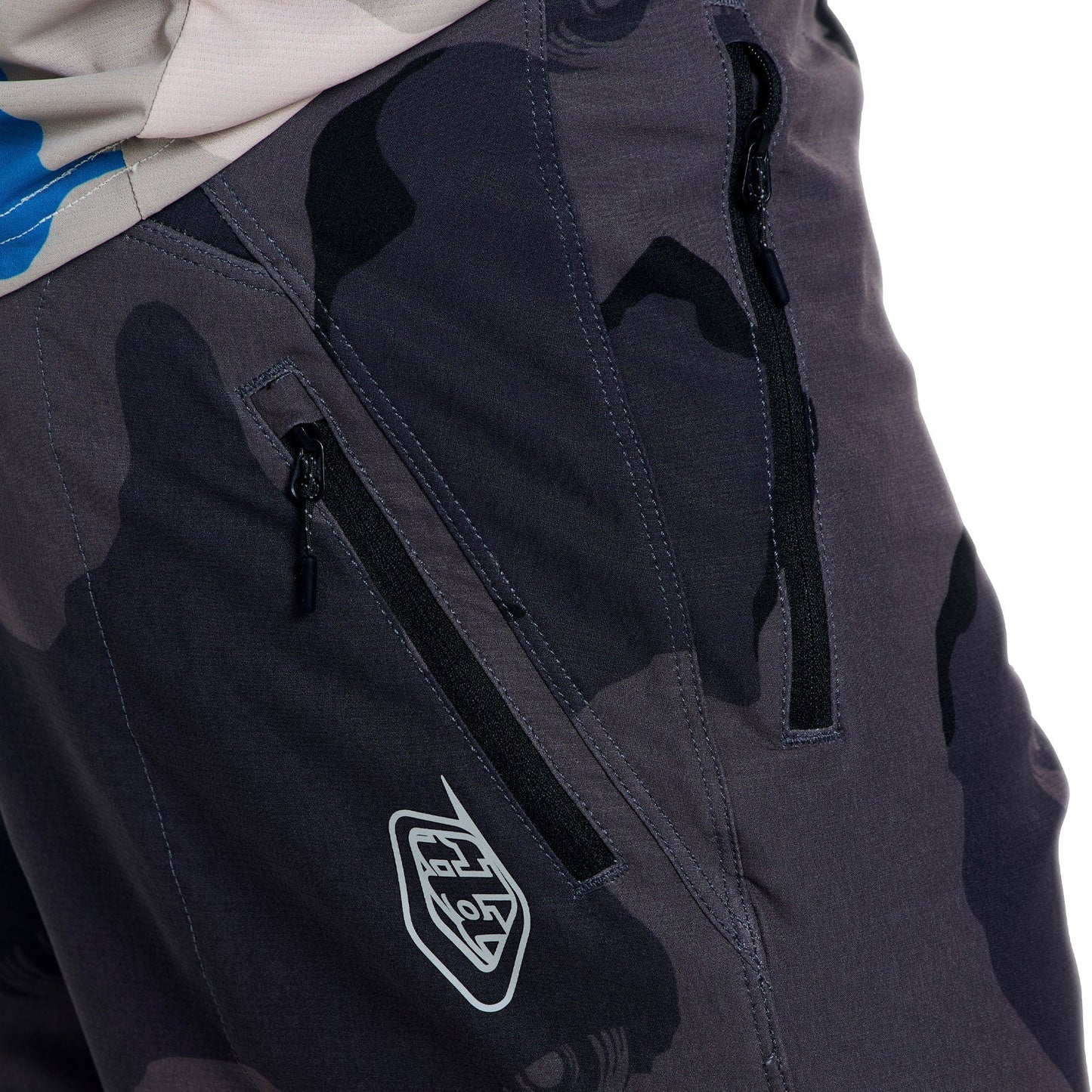 TROY LEE DESIGNS SKYLINE PRO FLOW CAMO Carbon Korte broek met voering BN3TH