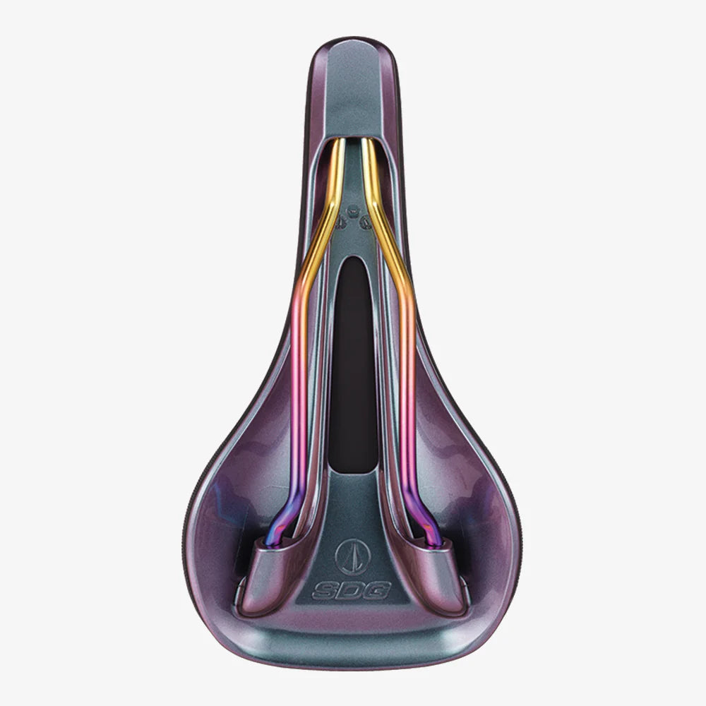 SDG BEL-AIR V3 MAX Brandstofrails Lux-Alloy Oil Slick Zadel