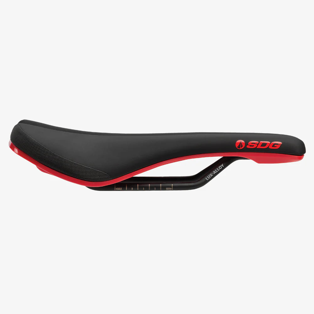 SDG BEL-AIR V3 Rails Lux Lichtmetalen zadel Zwart/Rood