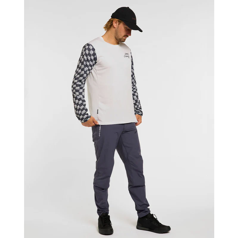 DHARCO GRAVITY OFFSET Lange Mouw Trui Wit/Zwart