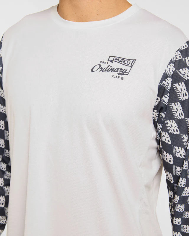 DHARCO GRAVITY OFFSET Lange Mouw Trui Wit/Zwart