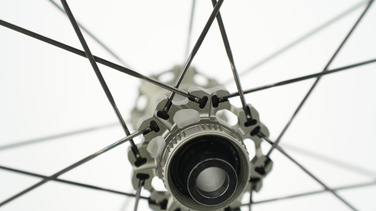 Paar SCOM AERO Tubeless wielen (Center Lock)