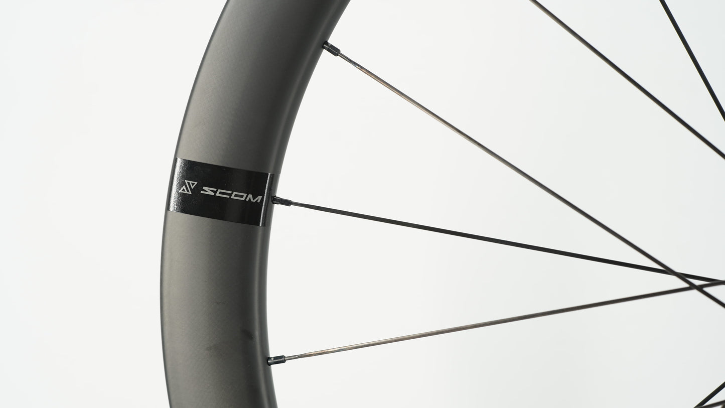 Paar SCOM AERO 50 Tubeless wielen (Center Lock)