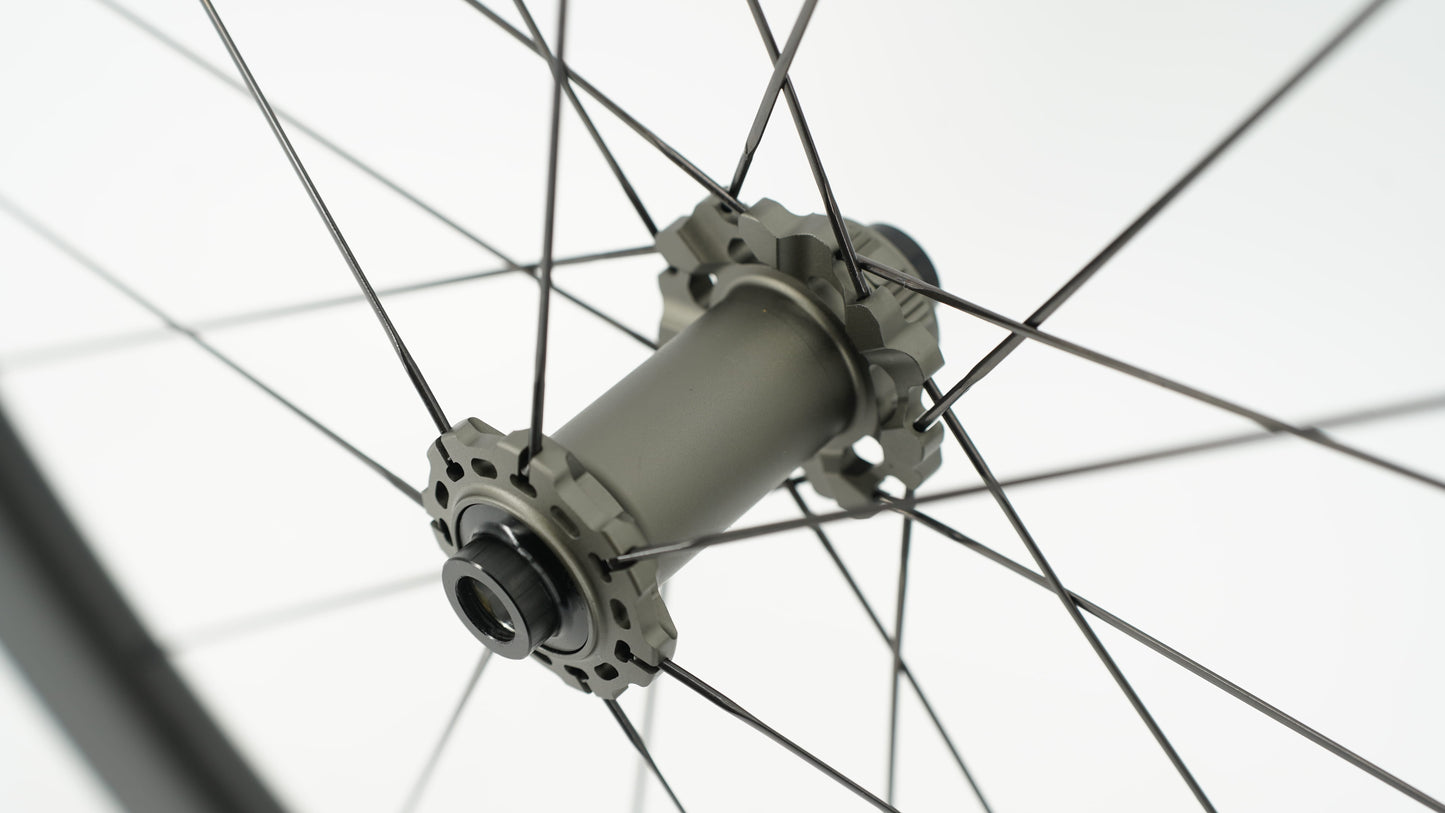 Paar SCOM AERO 50 Tubeless wielen (Center Lock)