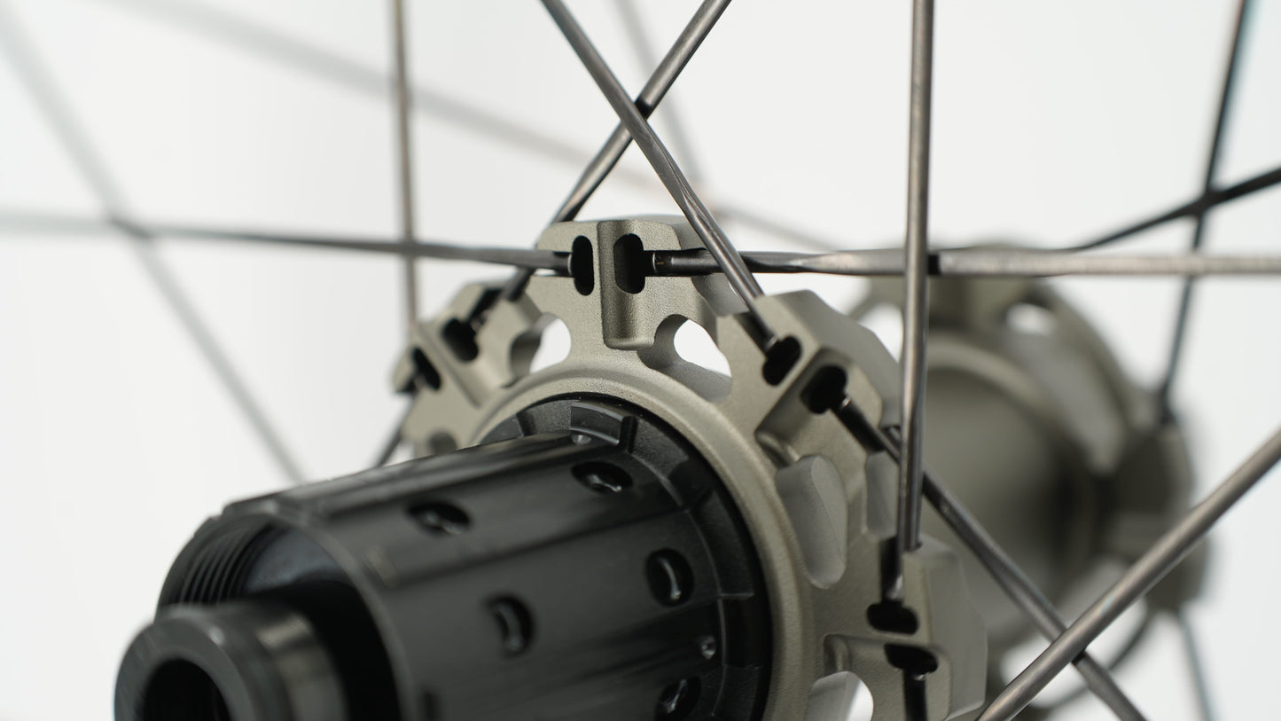 Paar SCOM AERO Tubeless wielen (Center Lock)