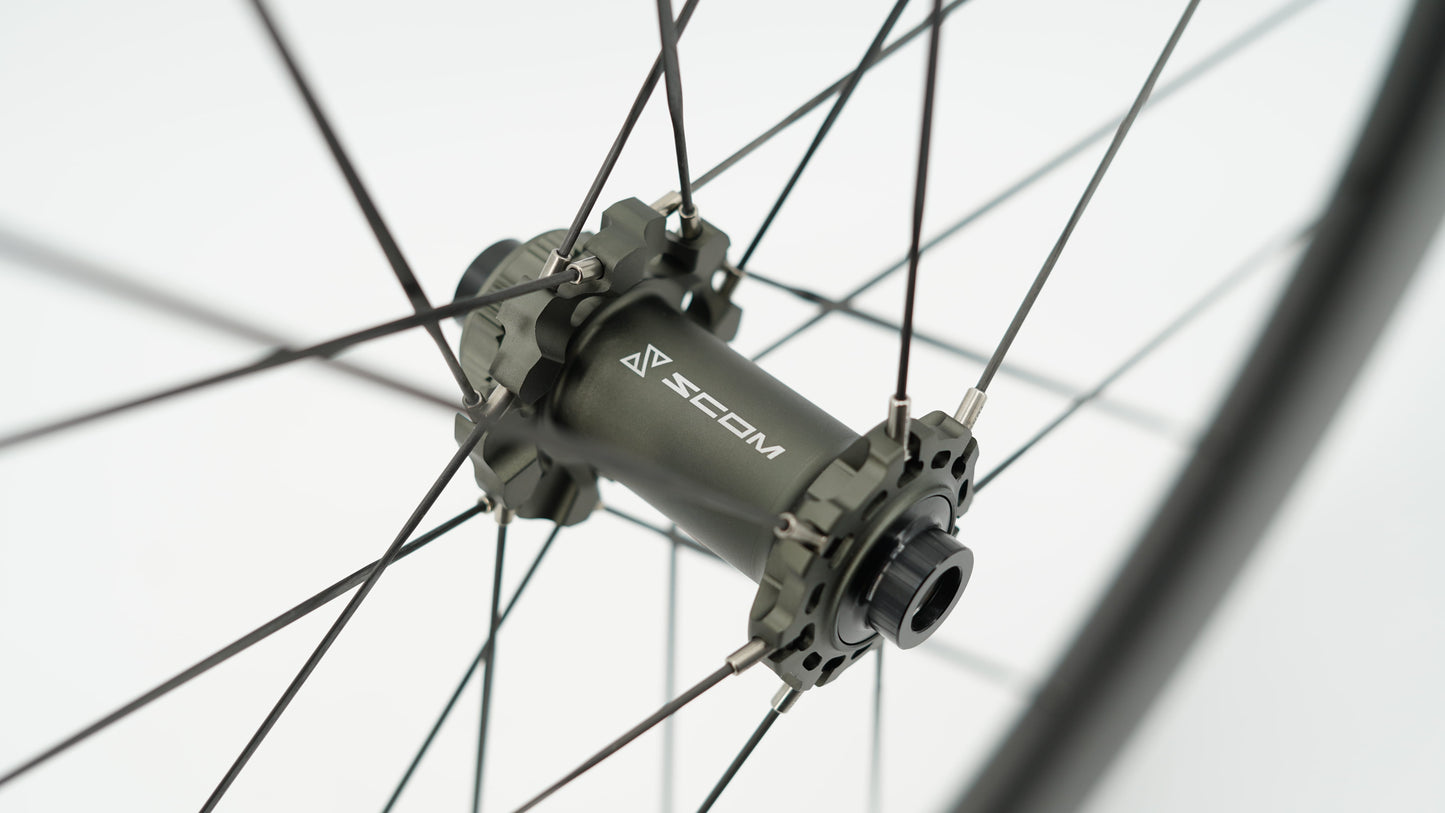 Paar SCOM ULTRA + Tubeless wielen (Center Lock)