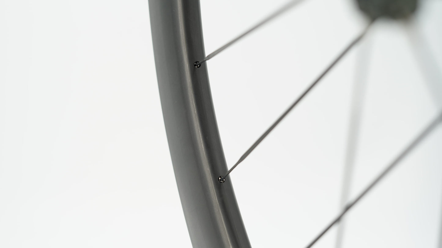 Paar SCOM ULTRA + Tubeless wielen (Center Lock)