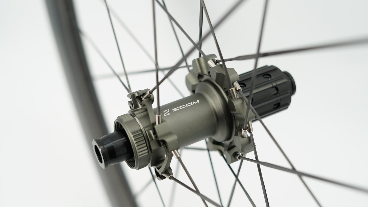 Paar SCOM ULTRA + Tubeless wielen (Center Lock)