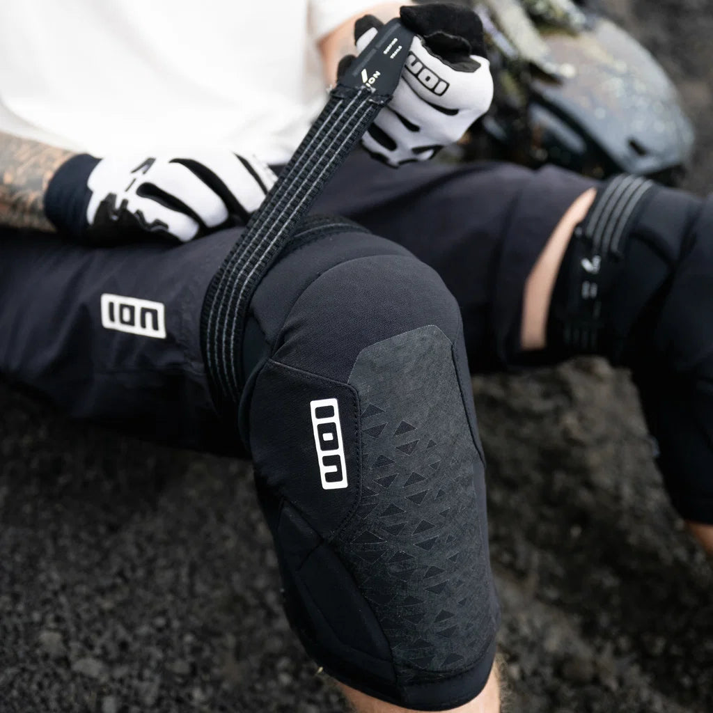 ION K-Pact Zip Unisex Kniebeschermers Zwart