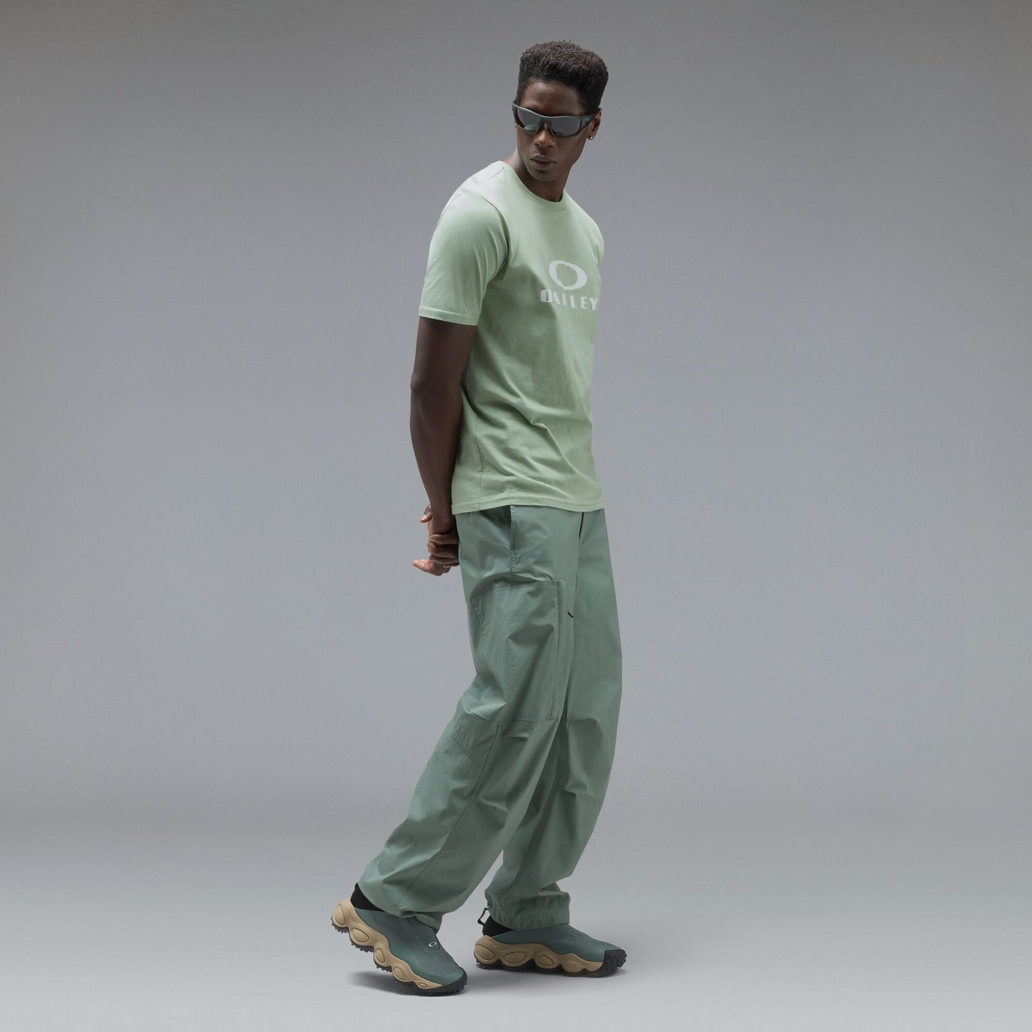 T-shirt OAKLEY O BARK 2.0 Verbleekt groen