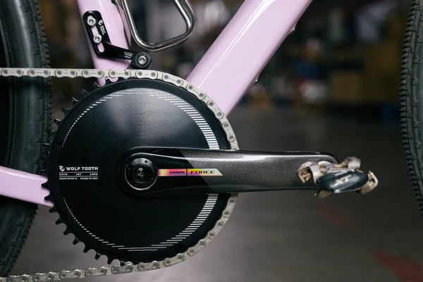 Mono 12/13V WOLF TOOTH AERO Direct gemonteerd Sram 8-bouts kettingblad