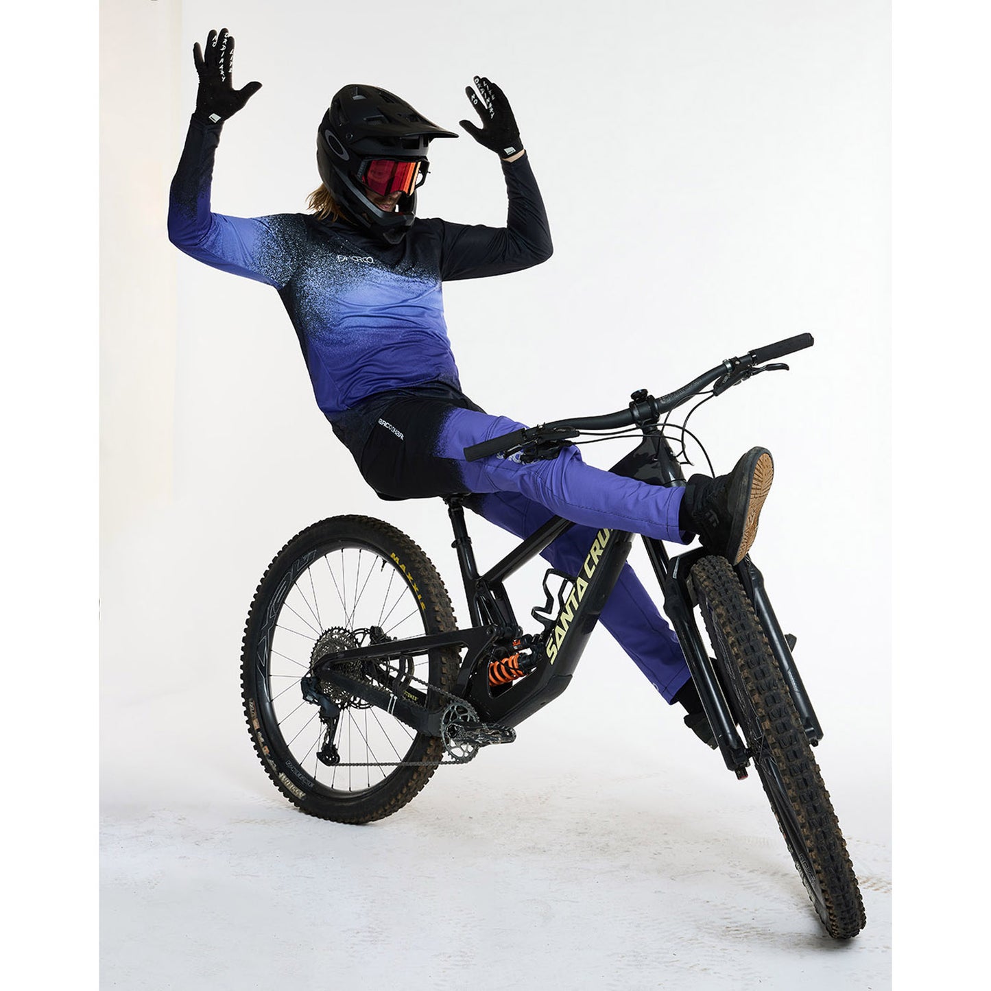 DHARCO RACE ULTRA VIOLET Lange Mouw Trui Zwart/Paars