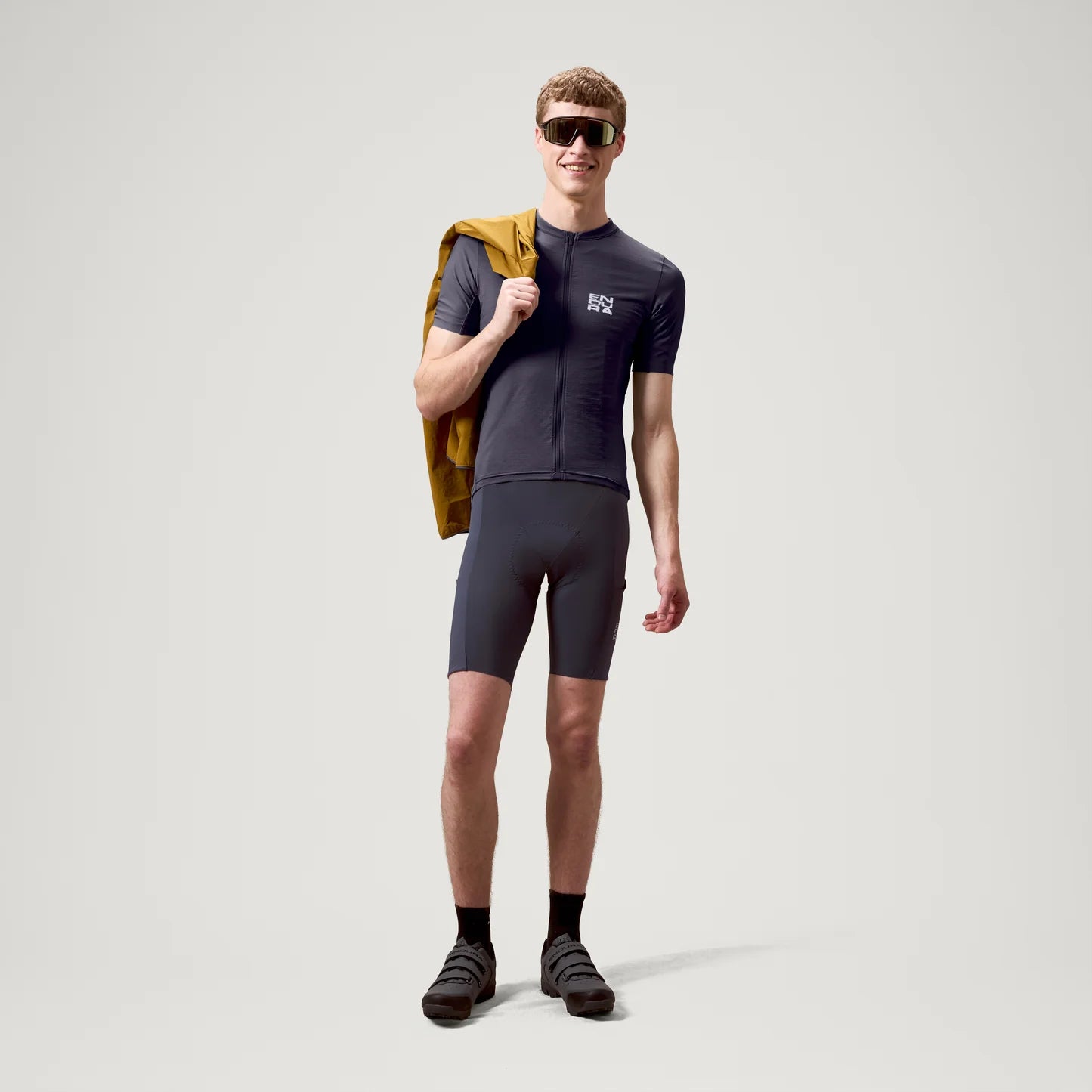 ENDURA ALLTRACK RIDE Korte Mouw Carbon Trui Grijs