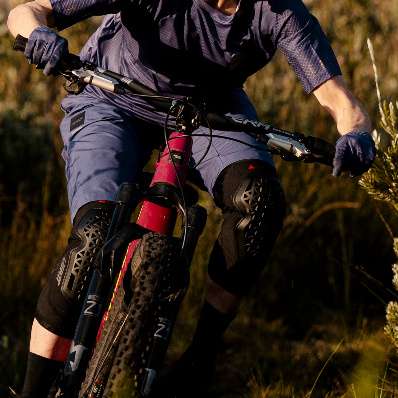 LEATT FLEXMESH kniebeschermers Zwart