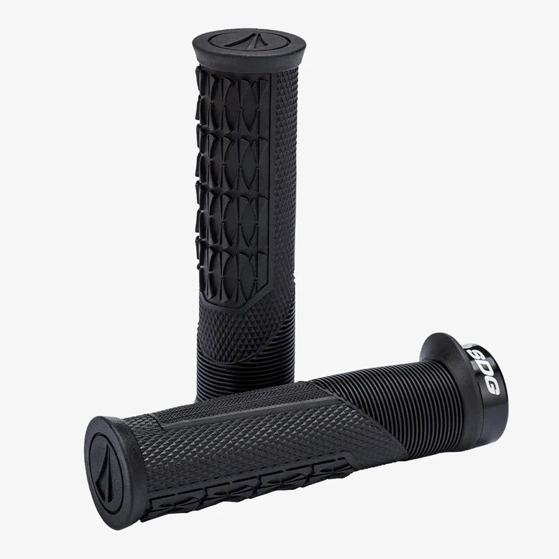 SDG OPEN CORE THRICE handgrepen 136 mm Zwart