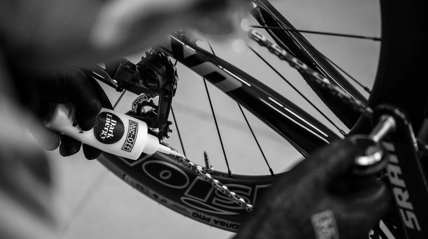MUC-OFF DARK MATTER CHAIN WAX Kettingsmeermiddel (120 ml)
