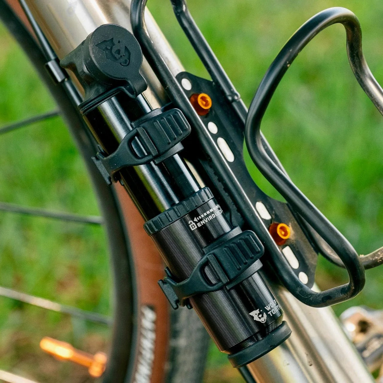 WOLF TOOTH CLICK VALVE 30CC Handpomp