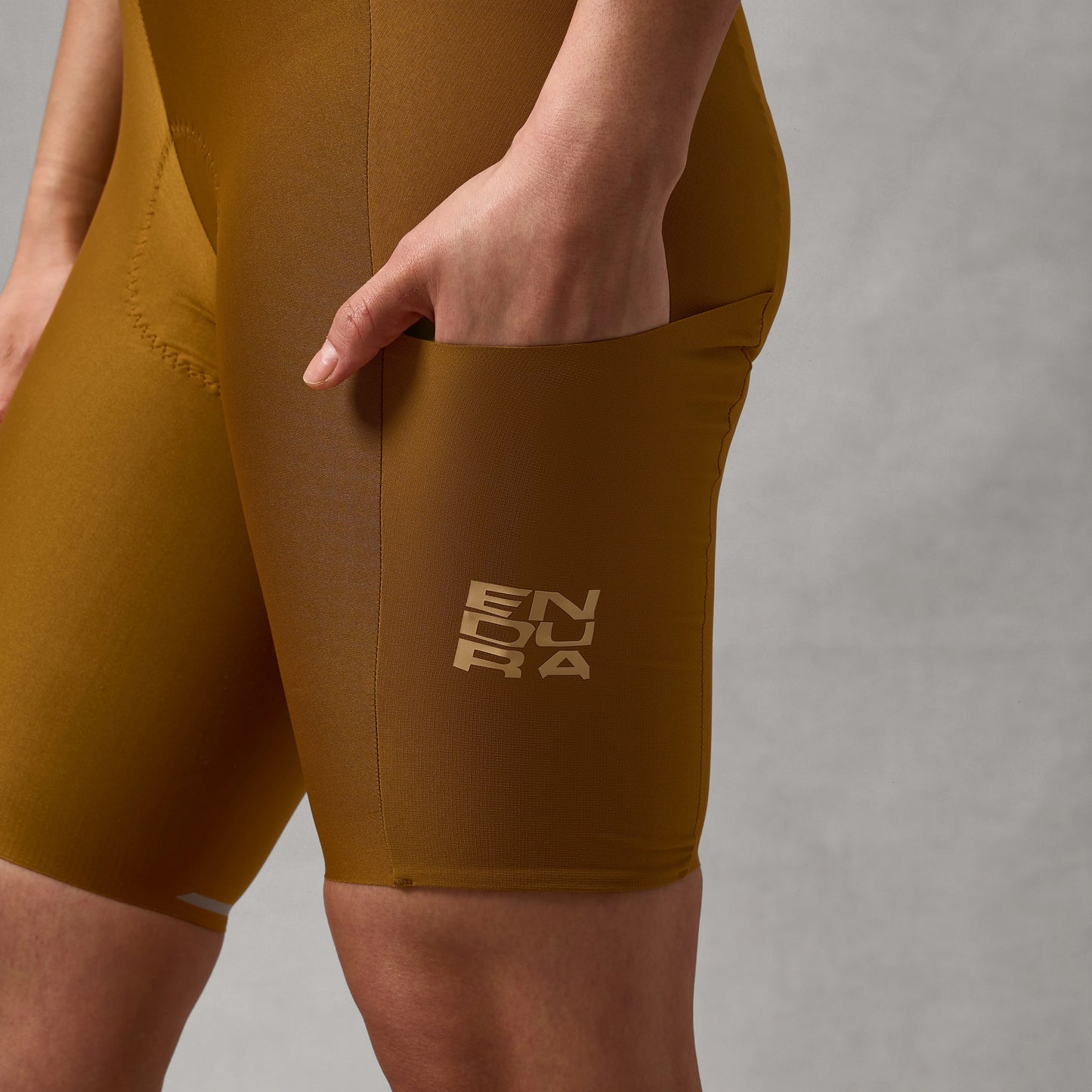 Bronzen ENDURA ALLTRACK RIDE Bib Short voor dames