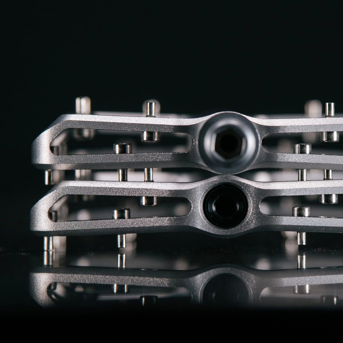 WOLF TOOTH WAVEFORM PERFORMANCE platte pedalen, zilver