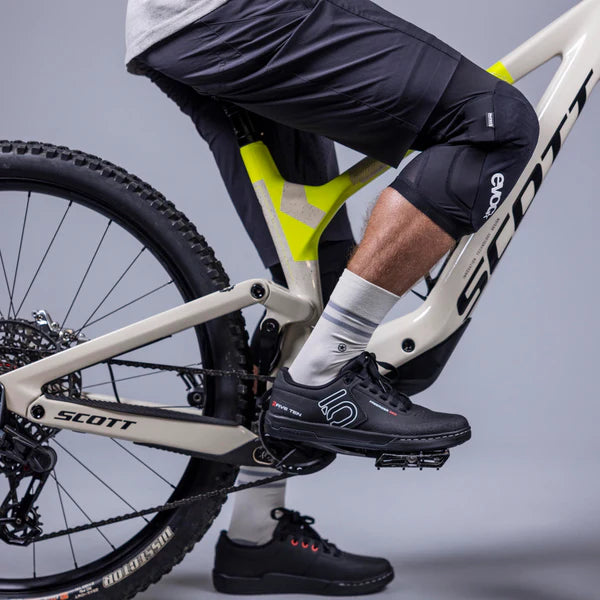 EVOC PROTECTOR LS FLEX LITE Kniebeschermers